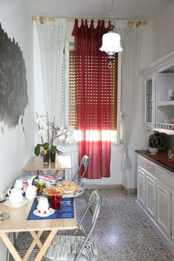 Viale Italia 41: I Migliori Anni 호텔 사사리 외부 사진